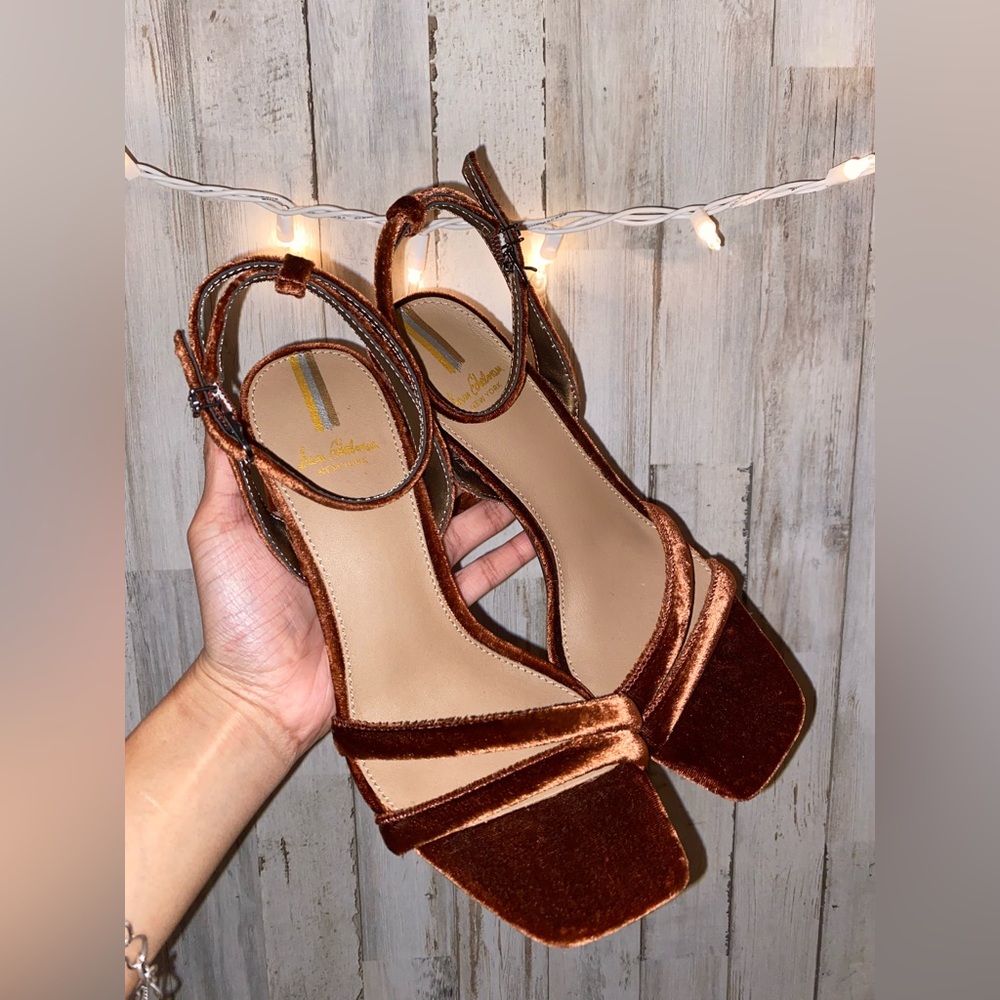 SE Heels